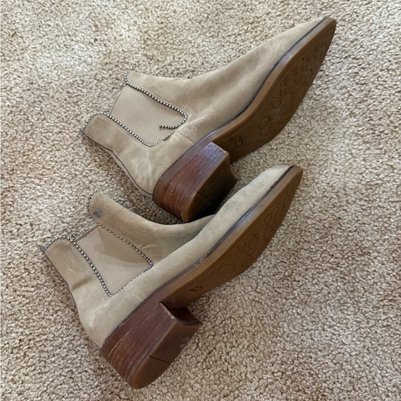 COACH
Bowery Bead-trim Suede Chelsea Boots In Beige 8.5 - Picture 1 of 10